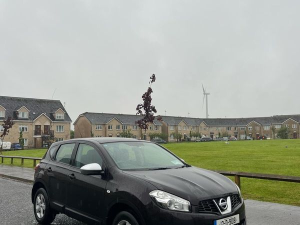 Nissan Qashqai Estate/Jeep, Diesel, 2012, Purple