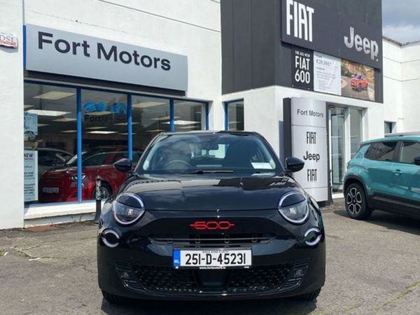 Fiat 600 Hatchback, Electric, 2025, Black