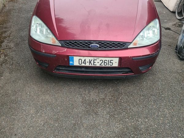 Ford Focus Hatchback, Petrol, 2004, Red