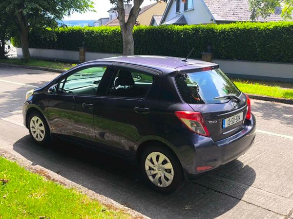 Toyota Yaris Hatchback, Petrol, 2012, Blue
