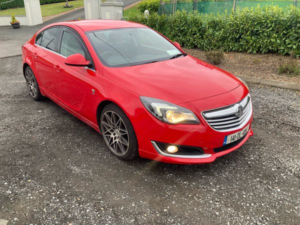 Vauxhall Insignia Hatchback, Diesel, 2014, Red