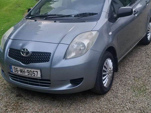 Toyota Yaris Hatchback, Petrol, 2006, Silver
