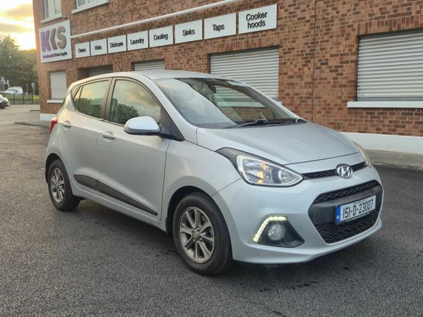 Hyundai i10 Hatchback, Petrol, 2015, Silver