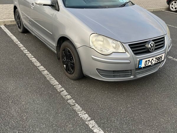 Volkswagen Polo Hatchback, Petrol, 2007, Silver