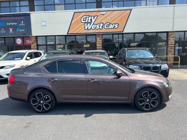 Skoda Octavia Hatchback, Petrol, 2015, Brown