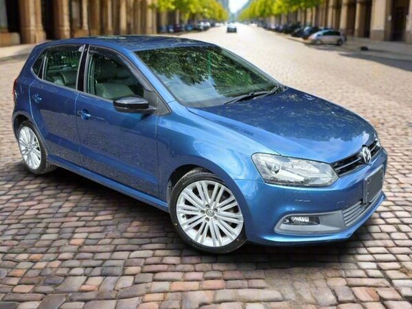 Volkswagen Polo Hatchback, Petrol, 2015, Blue