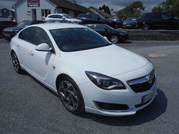 Opel Insignia Hatchback, Diesel, 2016, White