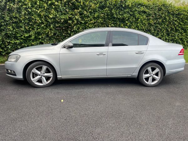 Volkswagen Passat Saloon, Diesel, 2012, Silver
