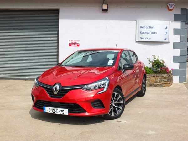 Renault Clio Hatchback, Petrol, 2023, Red