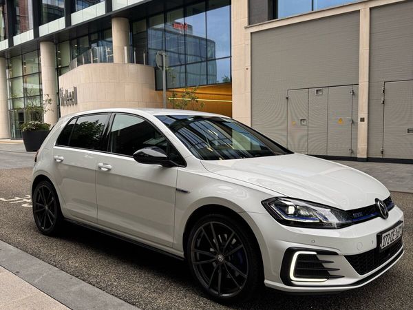 Volkswagen Golf Hatchback, Petrol Plug-in Hybrid, 2017, White