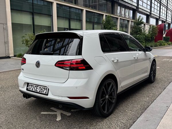 Volkswagen Golf Hatchback, Petrol Plug-in Hybrid, 2017, White