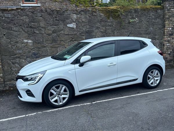 Renault Clio Hatchback, Petrol, 2020, White