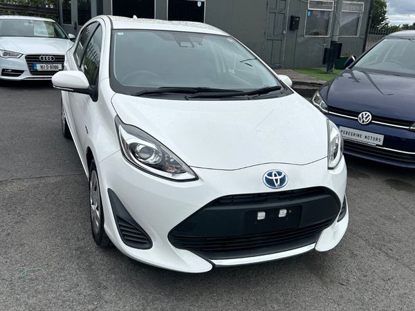 Toyota Aqua Hatchback, Petrol Hybrid, 2020, White