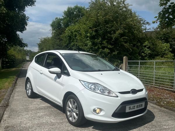Ford Fiesta Hatchback, Petrol, 2011, White
