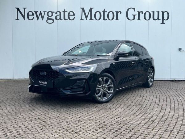 Ford Focus Hatchback, Petrol, 2022, Black