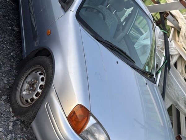 Toyota Starlet Hatchback, Petrol, 1998, Grey