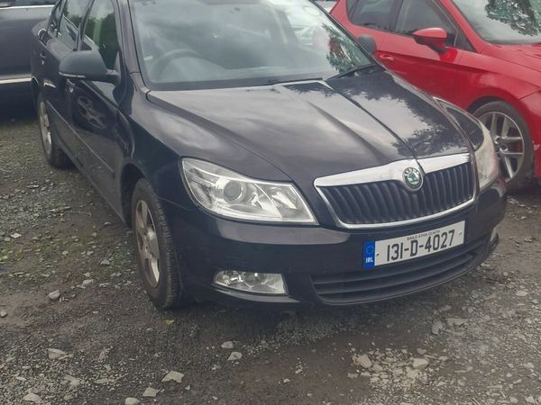 Skoda Octavia Saloon, Petrol, 2013, Black