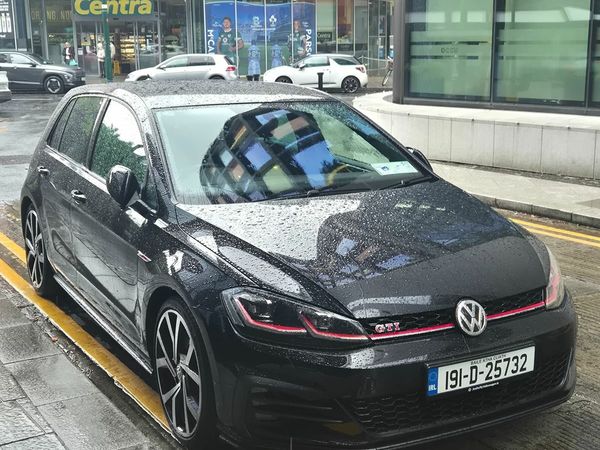 Volkswagen Golf Estate, Petrol, 2019, Black
