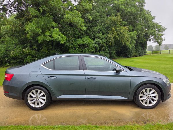 Skoda Superb Saloon, Diesel, 2020, Grey