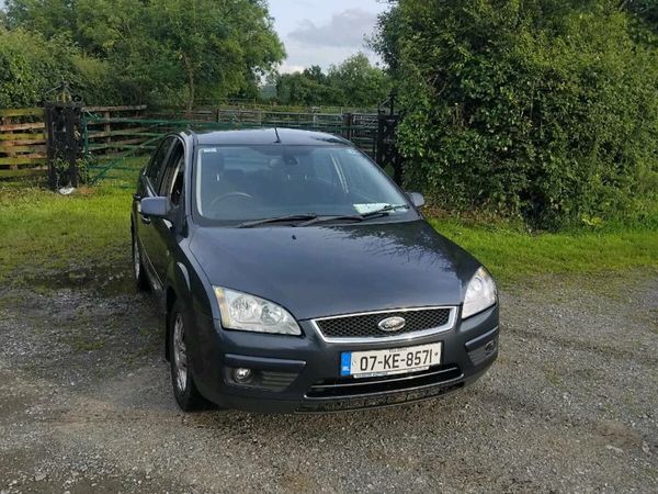 Ford Focus Saloon, Petrol, 2007, Grey