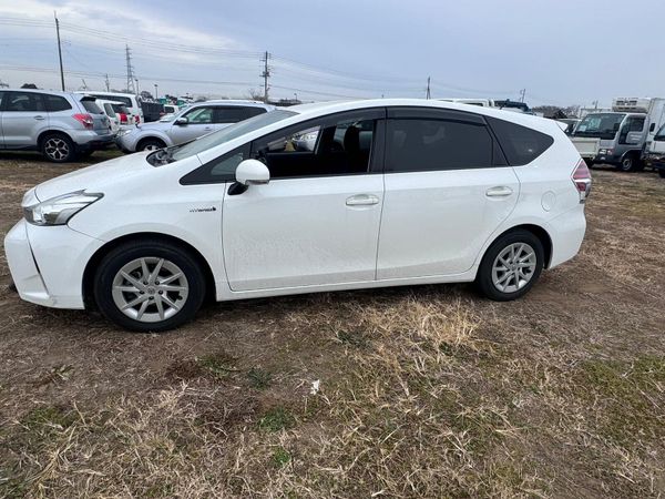 Toyota Prius SUV, Hybrid, 2018, White