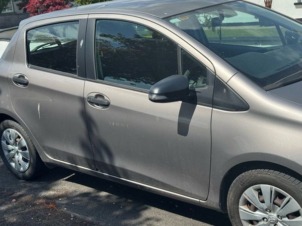 Toyota Yaris Hatchback, Petrol, 2015, Beige