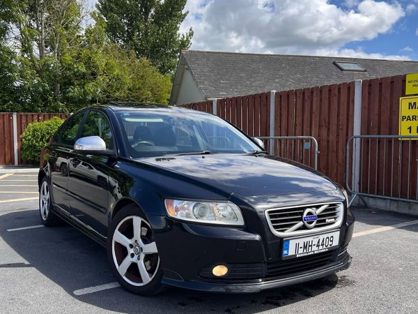 Volvo S40 Saloon, Diesel, 2011, Black