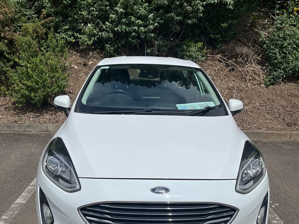 Ford Fiesta Hatchback, Petrol, 2018, White