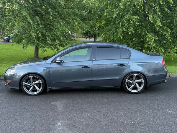 Volkswagen Passat Saloon, Diesel, 2010, Grey