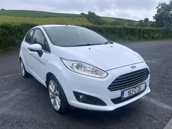 Ford Fiesta Hatchback, Petrol, 2016, White