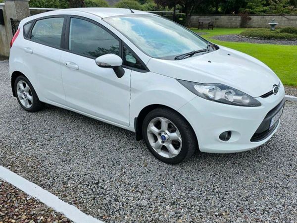 Ford Fiesta Hatchback, Petrol, 2011, White