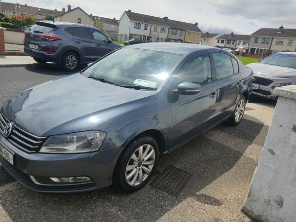 Volkswagen Passat Saloon, Diesel, 2012, Grey