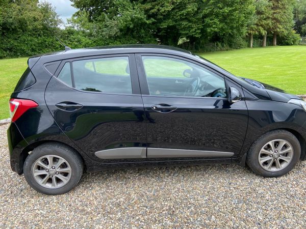 Hyundai i10 Hatchback, Petrol, 2016, Black
