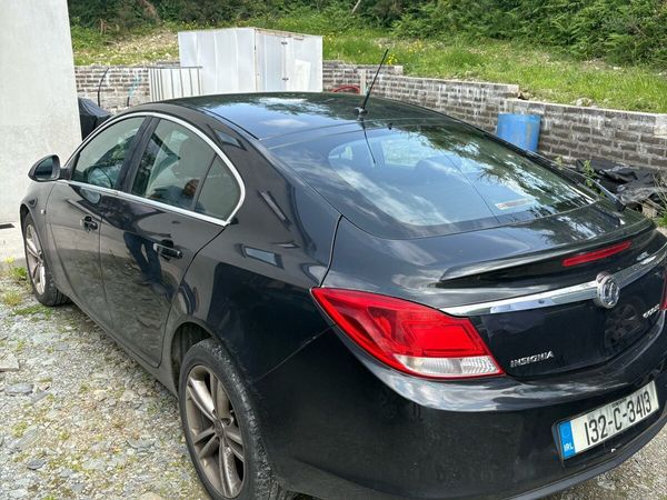 Vauxhall Insignia Hatchback, Diesel, 2013, Black