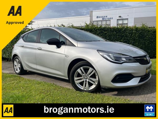 Vauxhall Astra Hatchback, Diesel, 2021, Silver