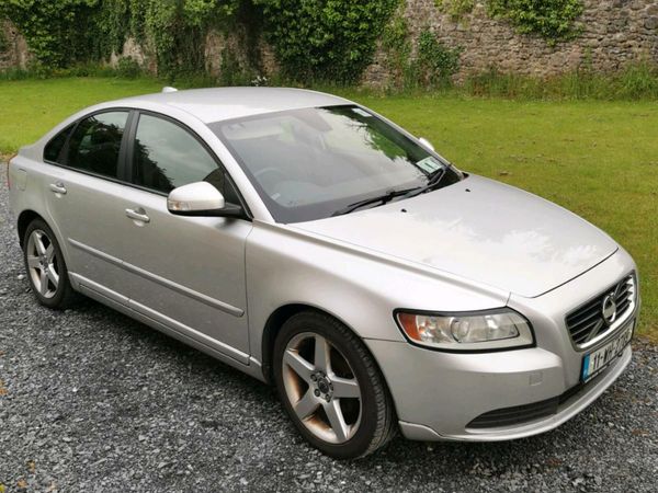 Volvo S40 Saloon, Diesel, 2011, Silver
