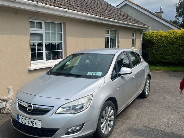 Opel Astra Hatchback, Diesel, 2010, Silver