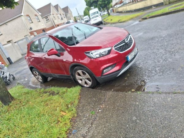 Opel Mokka SUV, Petrol, 2017, Red