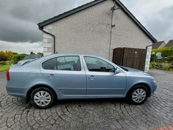 Skoda Octavia Hatchback, Diesel, 2010, Blue