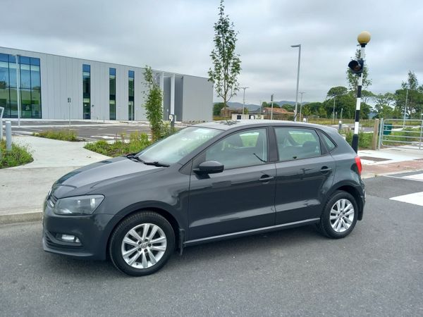 Volkswagen Polo Hatchback, Petrol, 2015, Grey