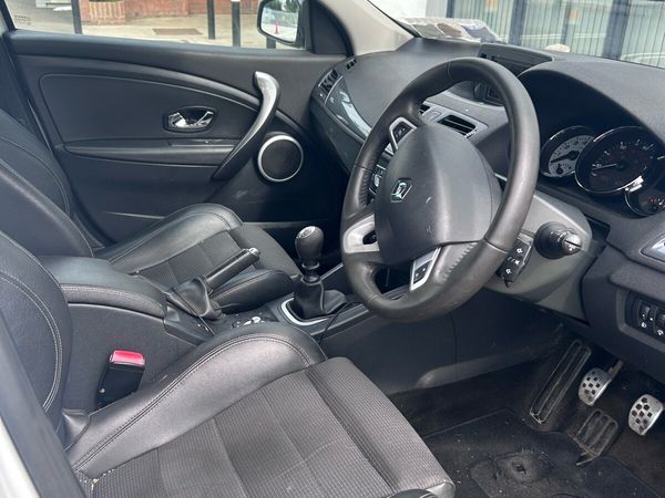 Renault Megane Hatchback, Diesel, 2012, White