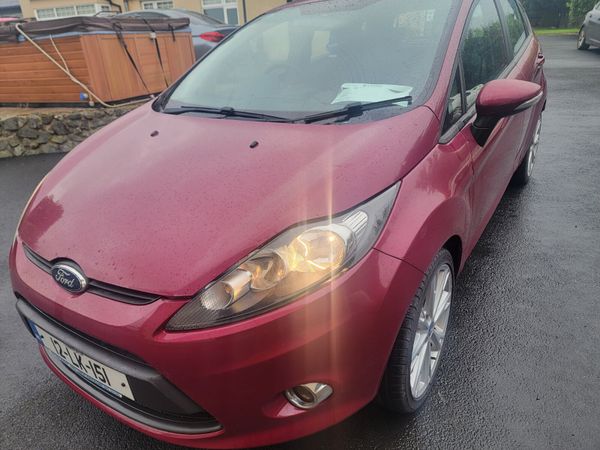 Ford Fiesta Hatchback, Petrol, 2012, Red