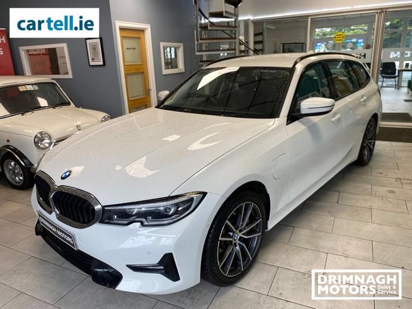 BMW 3-Series Estate, Petrol Hybrid, 2021, White