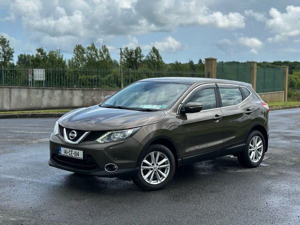 Nissan Qashqai Hatchback, Diesel, 2014, Brown
