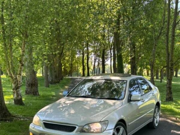 Lexus IS Saloon, Petrol, 2002, Silver