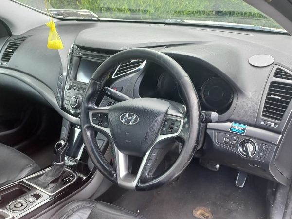 Hyundai i40 Saloon, Diesel, 2014, White