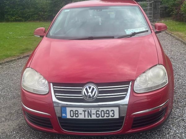 Volkswagen Jetta Saloon, Diesel, 2008, Red