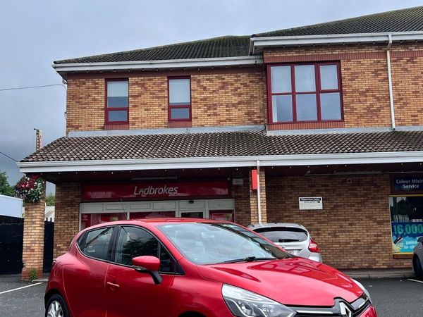 Renault Clio Hatchback, Diesel, 2018, Red