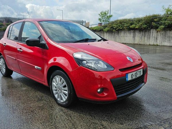 Renault Clio Hatchback, Petrol, 2010, Red