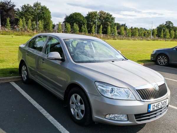 Skoda Octavia Saloon, Diesel, 2012, Beige